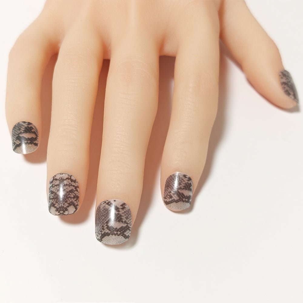 半硬化ジェルネイルシール Gel Nail Stickers【B005】scale × snake : Green - ENCHANT